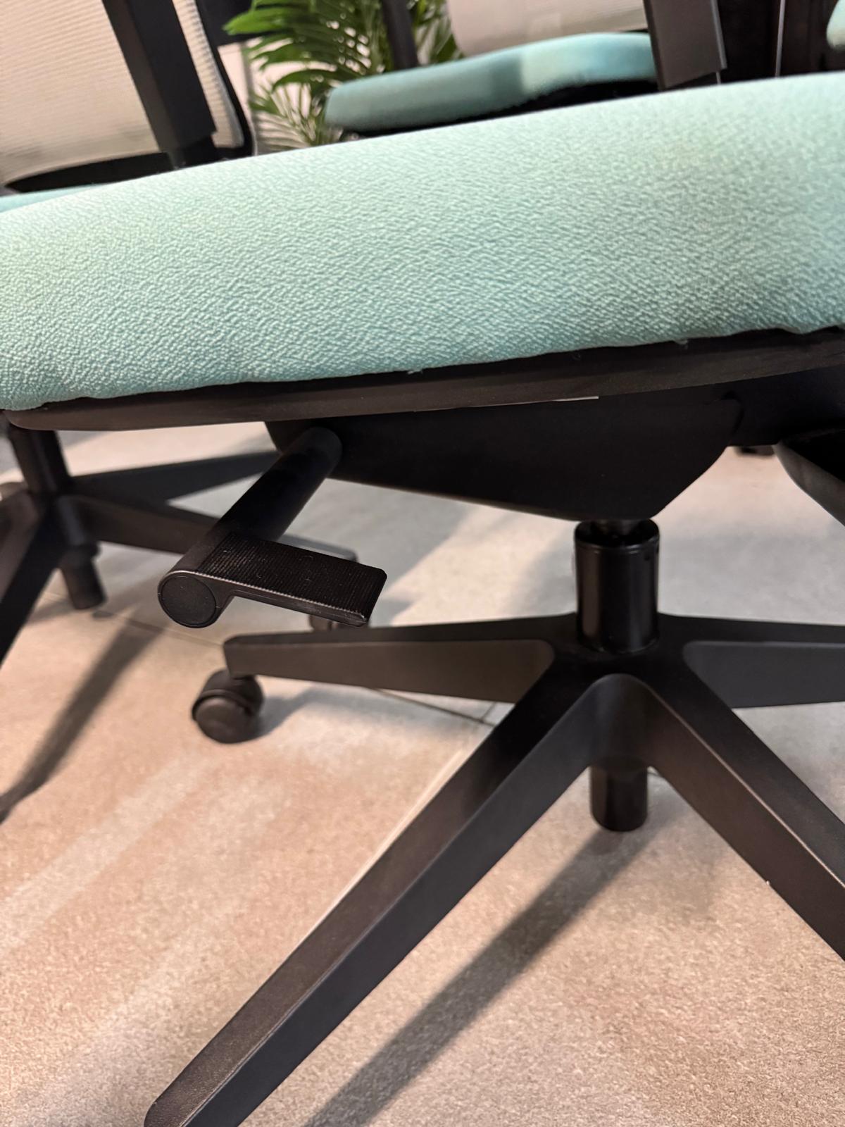 Steelcase Reply Office chair mesh ajustable lumbar Black Grey Desk Torquoise