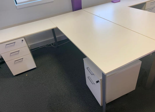 Used L shape corner desk 200cm x 80cm (main desk)x (return) 60cm x 100cm