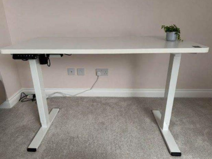 Used Flexispot Classic Electric Standing Sit stand Height adjustable Desk Memorable settings 120 cm x 60 cm