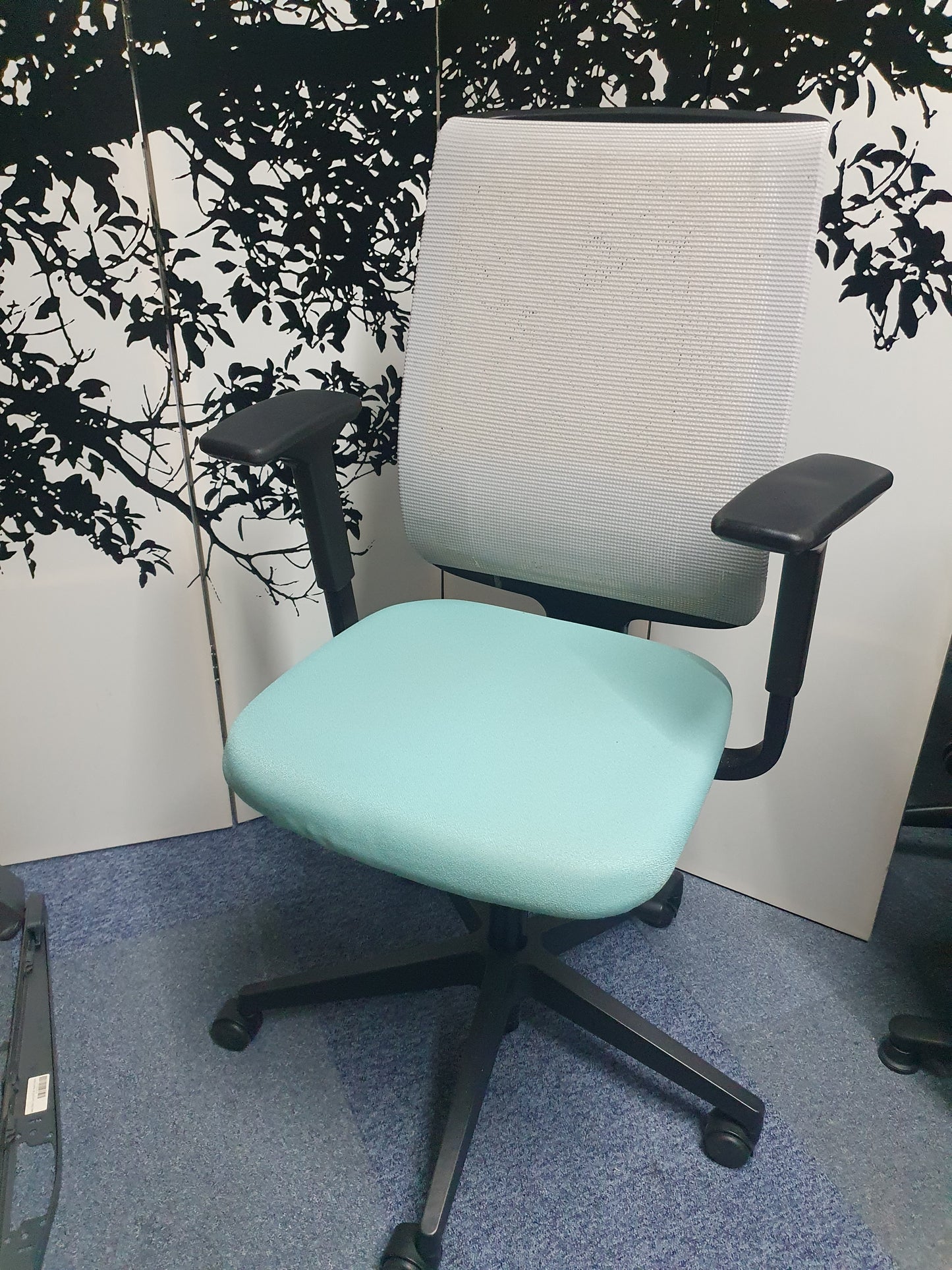 Steelcase Reply Office chair mesh ajustable lumbar Black Grey Desk Torquoise