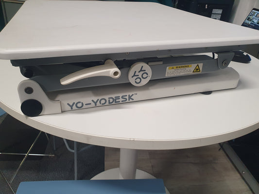 Used Yo yo desk height adjustable white 56 x 70cm