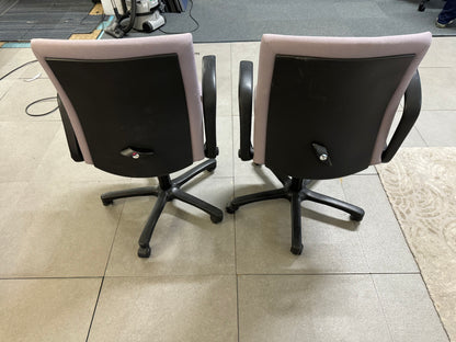 Set of 2 Swivel task chair by Comforto in Lavendar Purple
