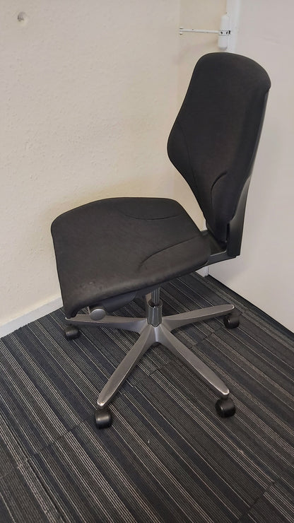 Second Hand Black Task Chair by Giroflex, adjustable swivel chair on castors