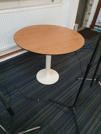 wood top  meeting breakout  table Diameter 100cm