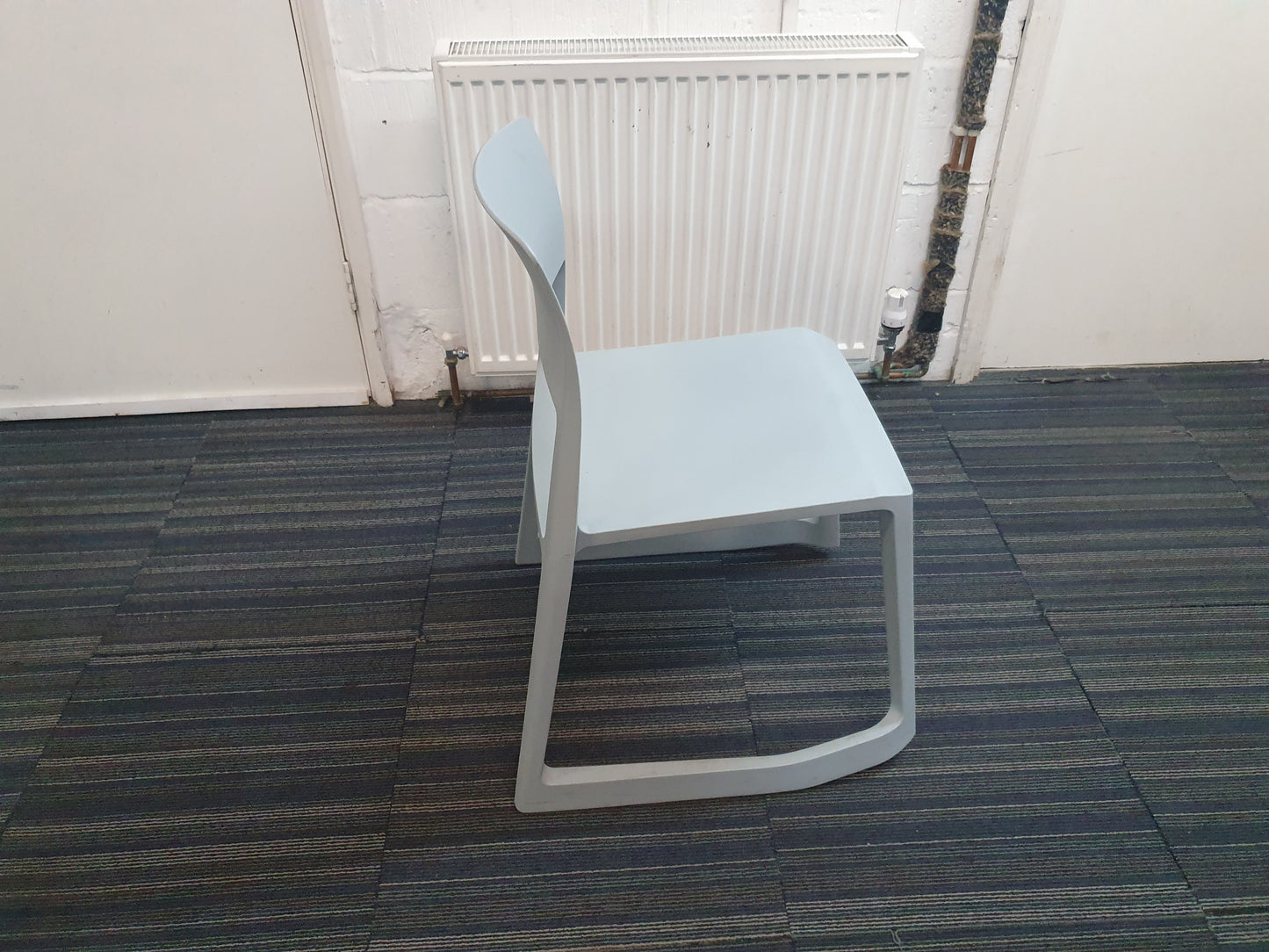 Vitra tip ton meeting chair