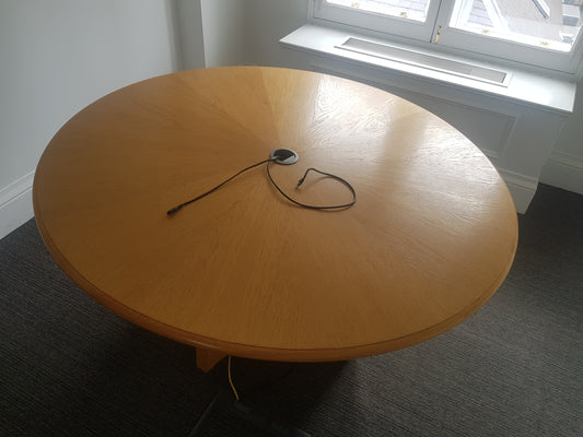Round Office Meeting Table seats eight people