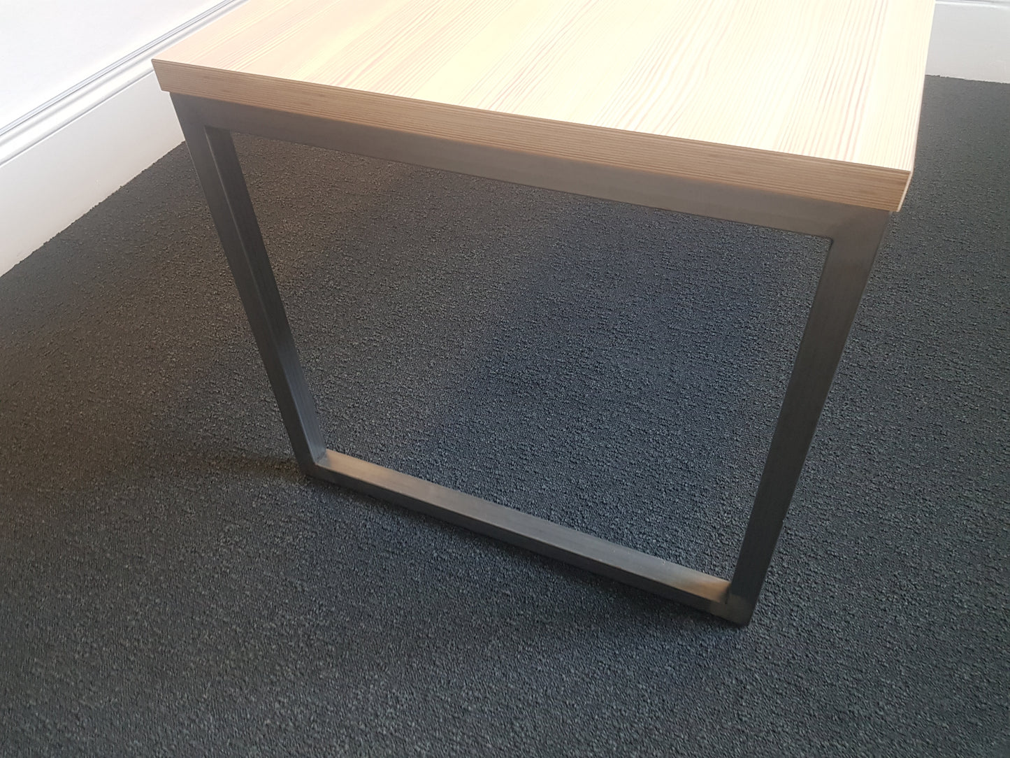 2000m Meeting table in light walnut (200cm x 90cm)