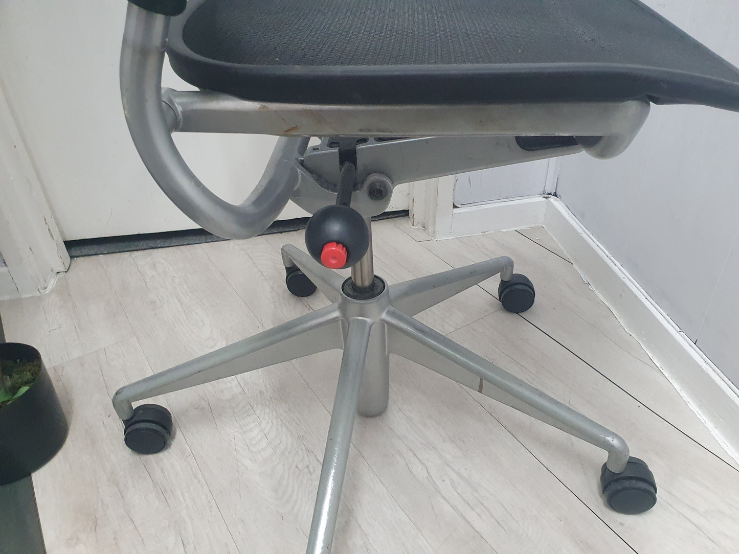 Herman Miller Caper  Chair