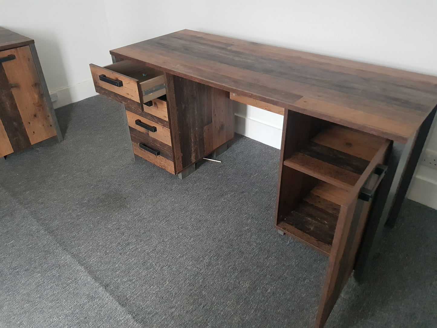 Clif Roller Writing Desk Executive Industrial office desk, with drawers and cabinet