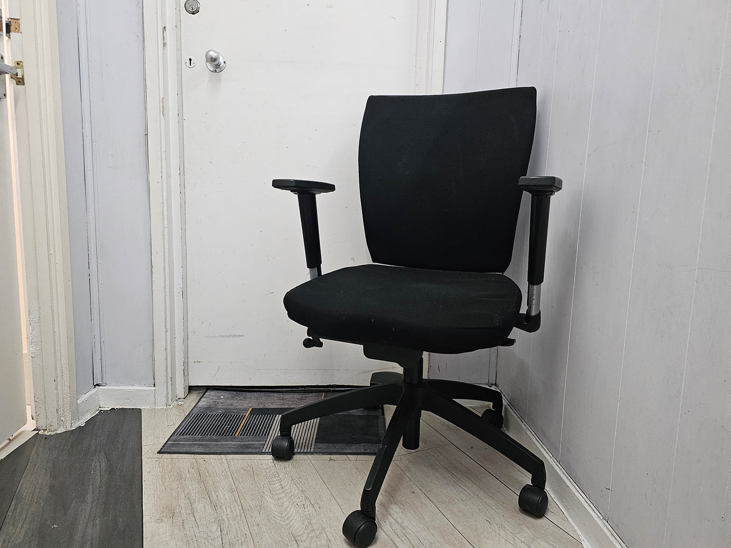 Black office desk swivel chair