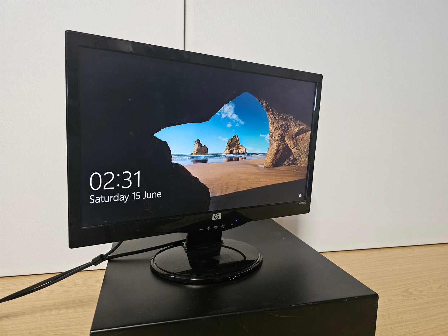 HP S2031a Monitor with VGA and DVI ports