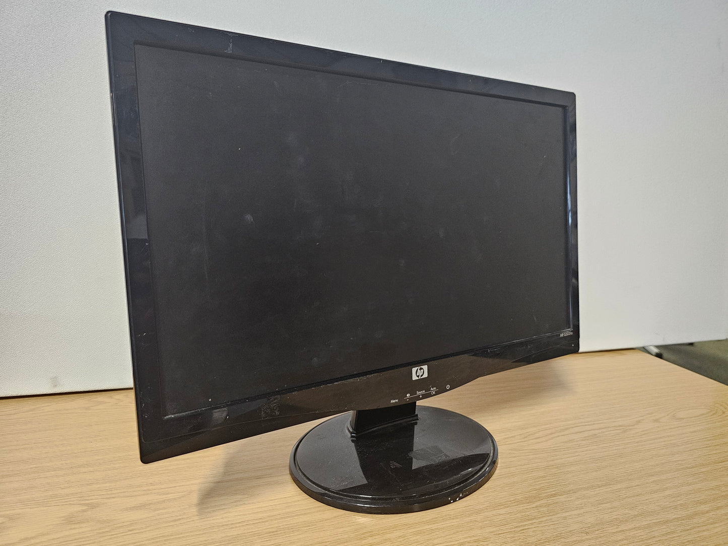 HP S2031a Monitor with VGA and DVI ports