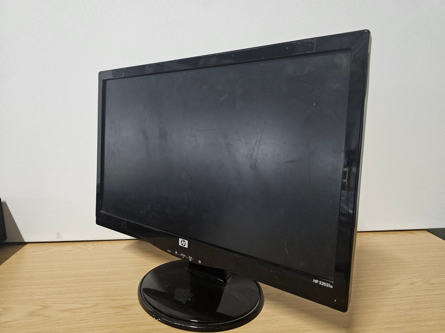 HP S2031a Monitor with VGA and DVI ports