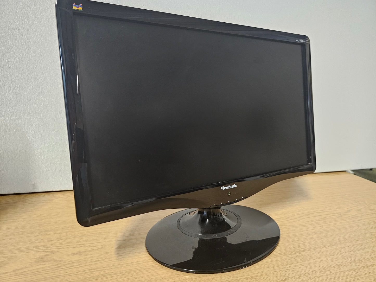 Viewsonic VA1931wa Monitor with DVI ports