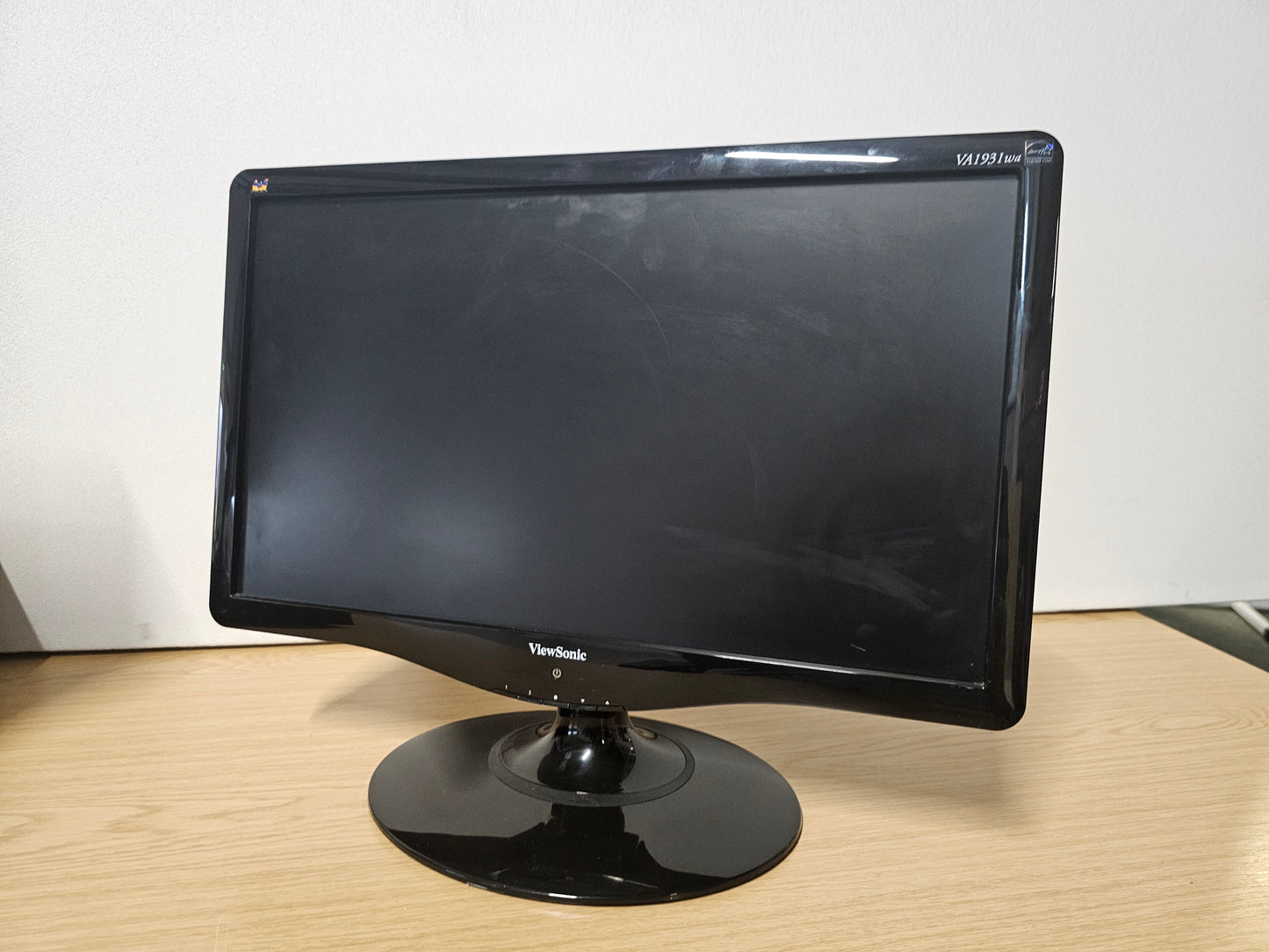 Viewsonic VA1931wa Monitor with DVI ports