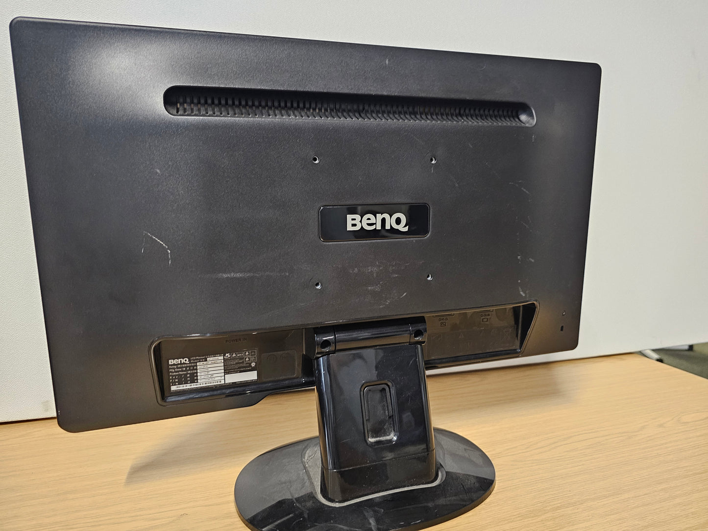 BENQ ET0026 Monitor with VGA and DVI ports