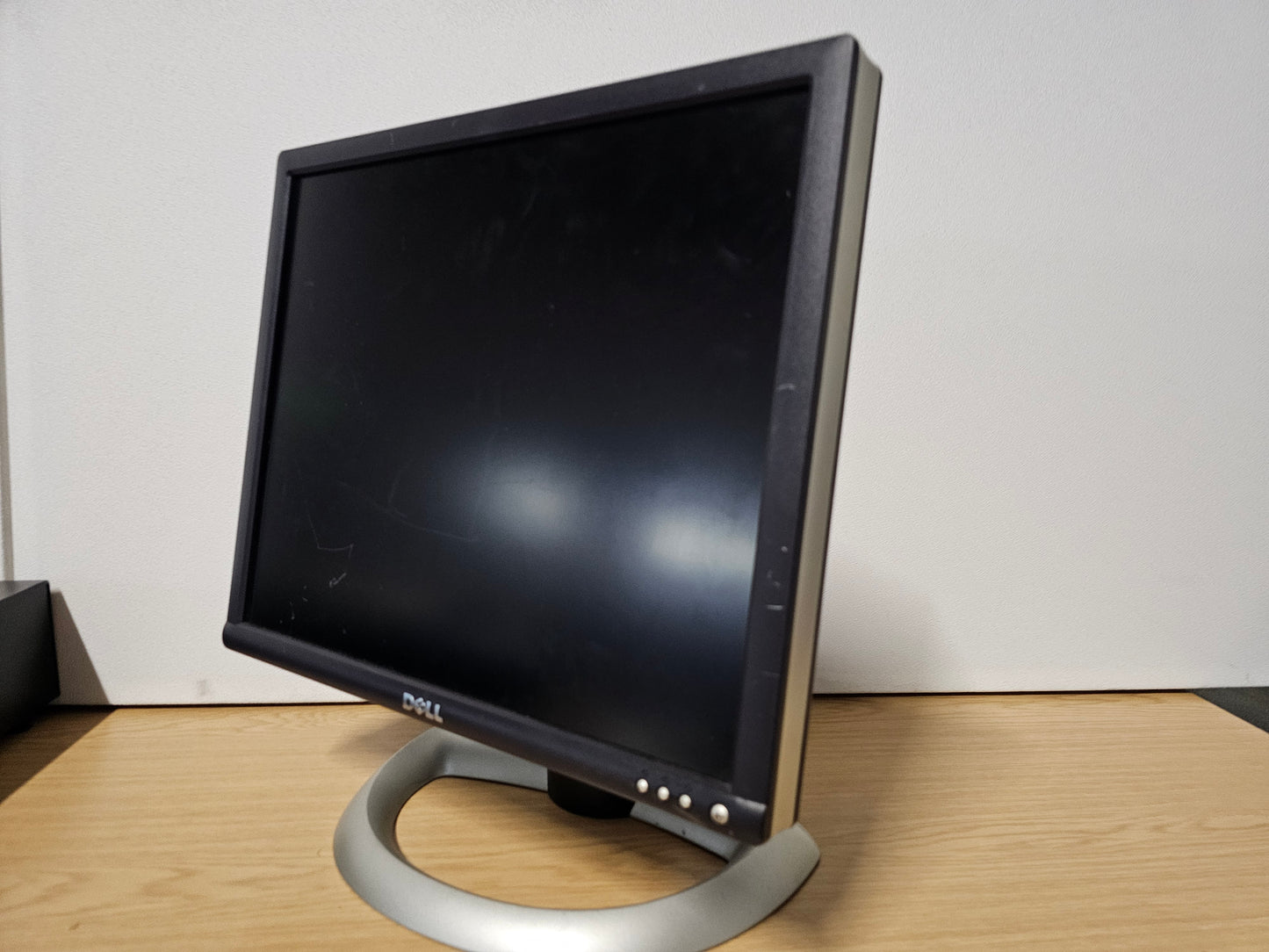 DELL 1801Fp Monitor with VGA and DVI ports