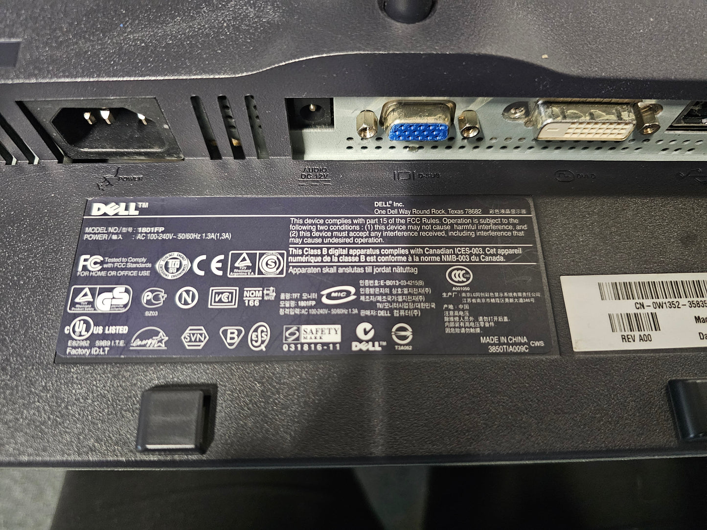 DELL 1801Fp Monitor with VGA and DVI ports