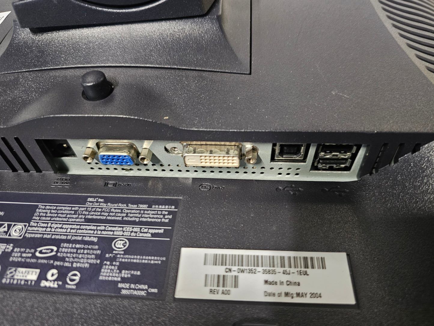 DELL 1801Fp Monitor with VGA and DVI ports