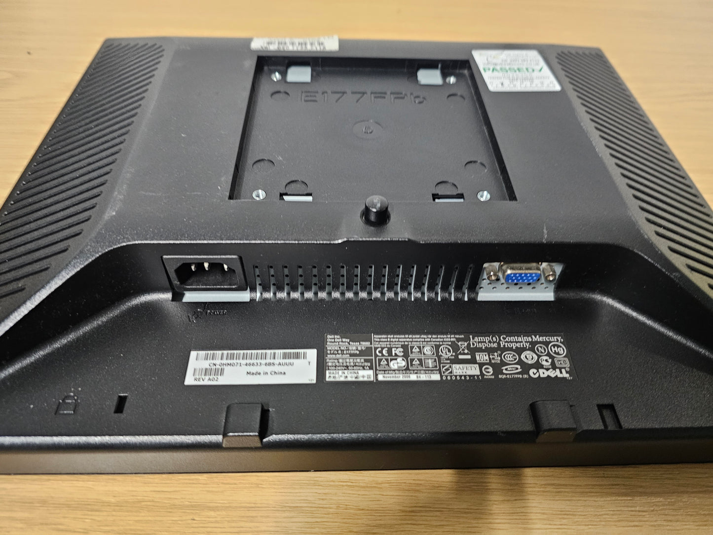 Dell E177FPb Monitor with VGA ports