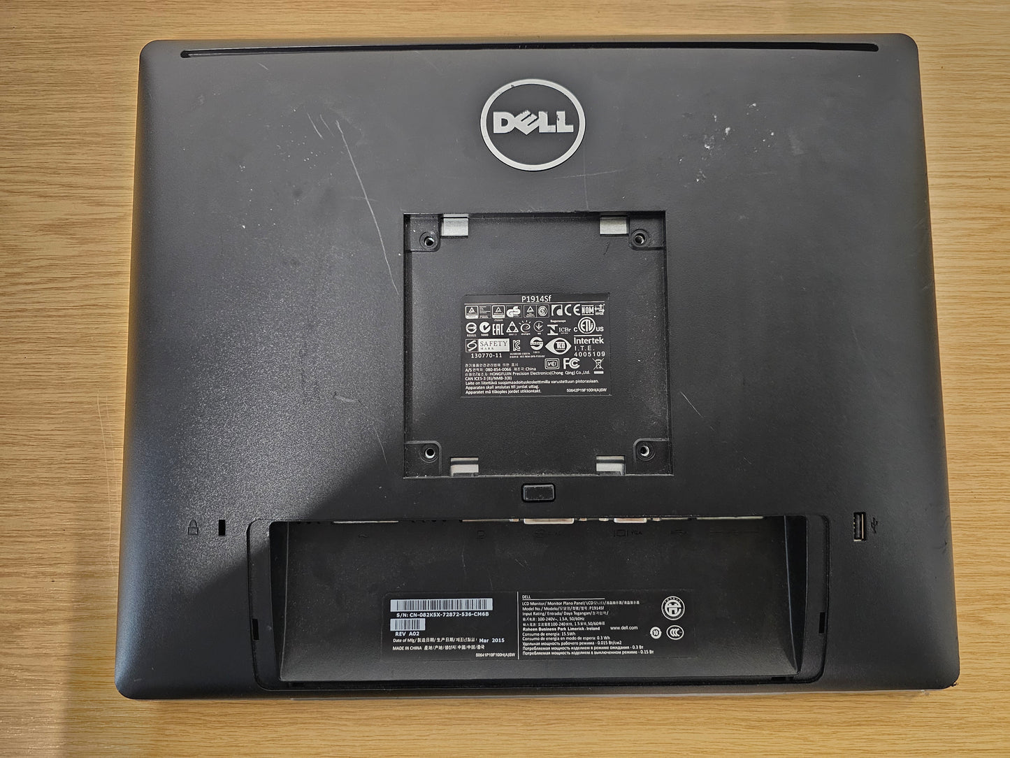 Dell P1914Sf Monitor with VGA, Display and DVI ports