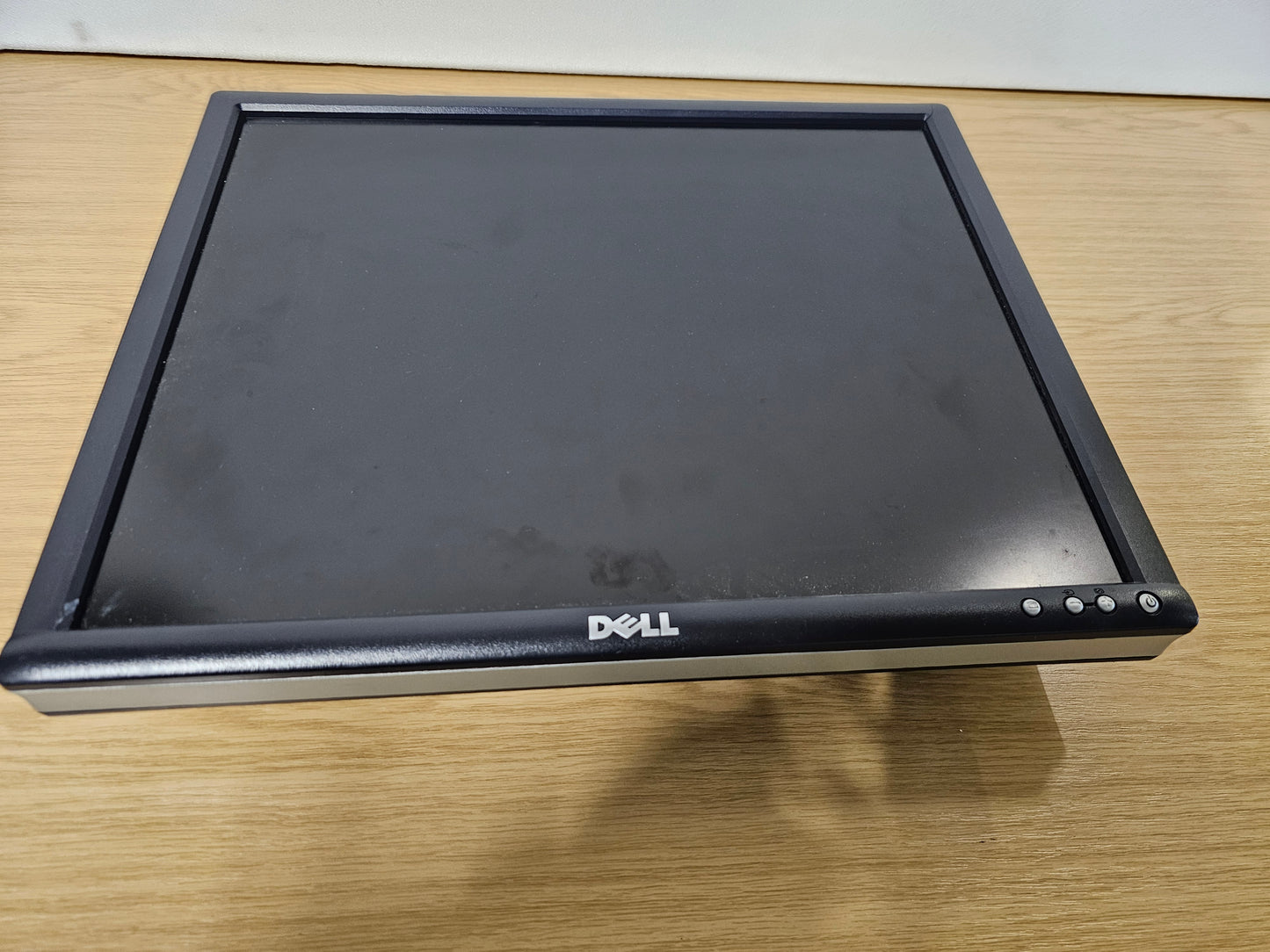 Dell 1905FP Monitor with VGA and DVI ports