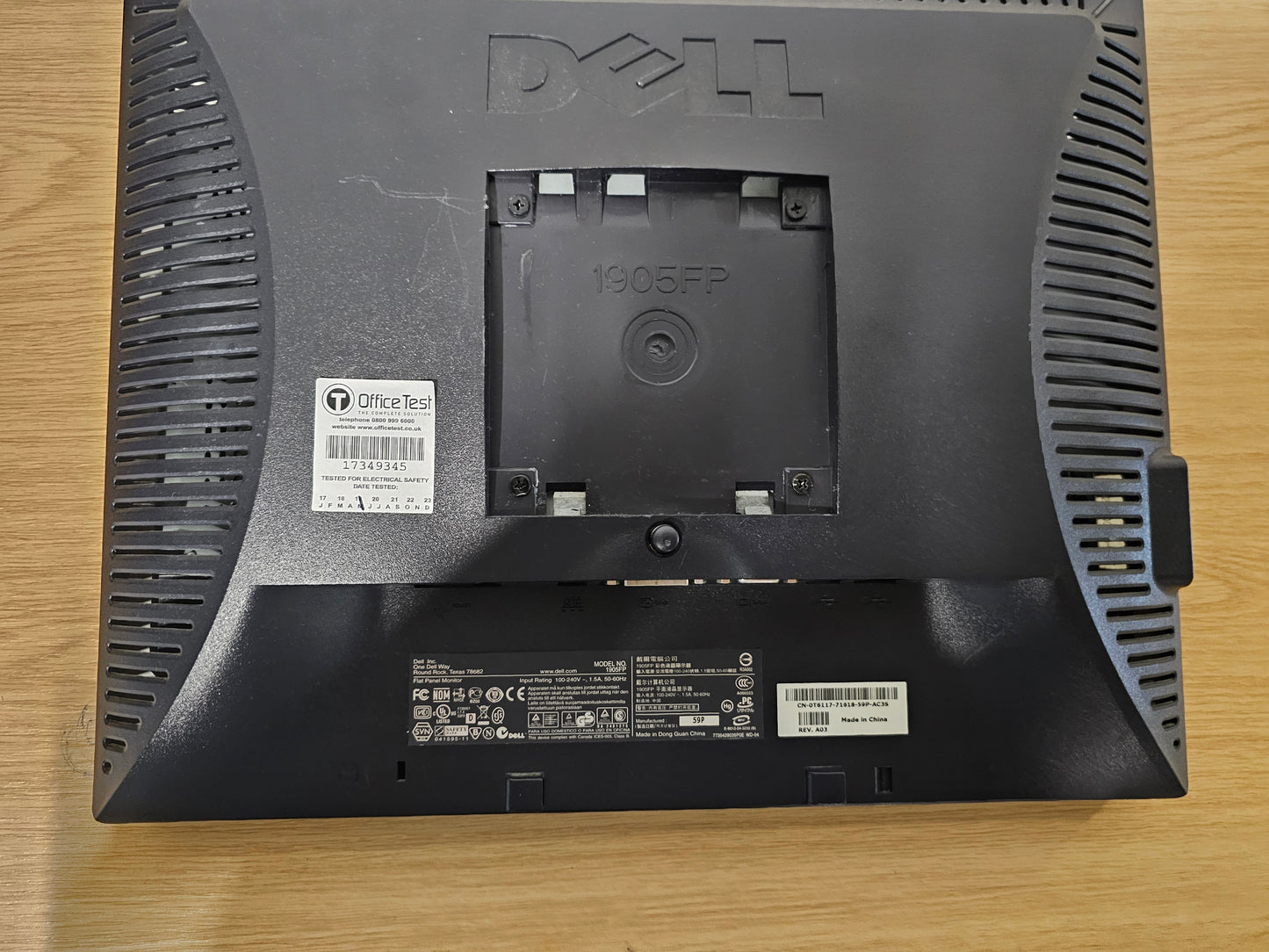 Dell 1905FP Monitor with VGA and DVI ports