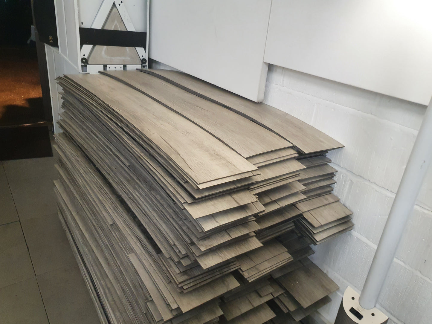 Heavy duty high quality vinyl flooring tile in a neutral mushroom colour