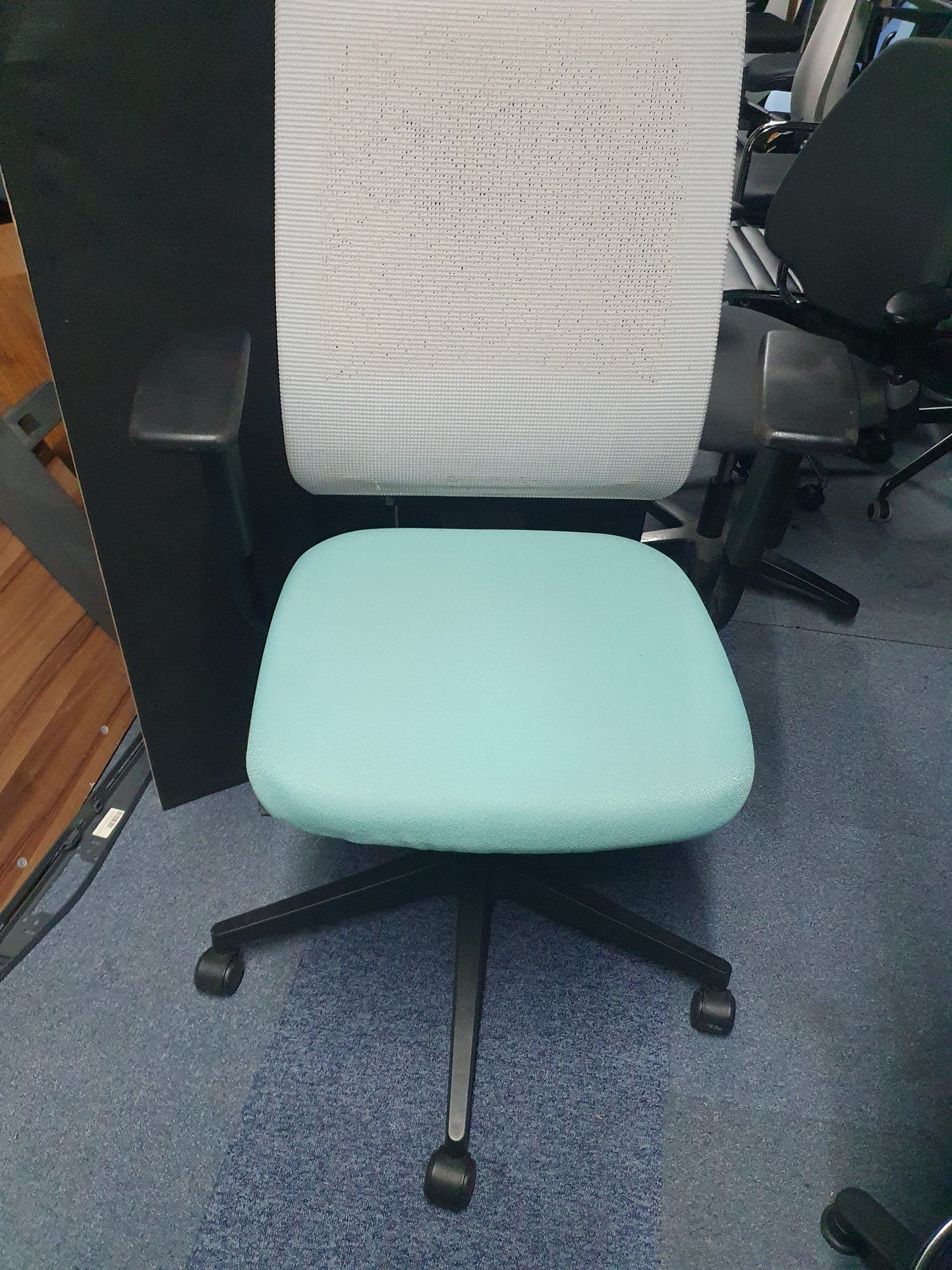 Steelcase Reply Office chair mesh ajustable lumbar Black Grey Desk Torquoise
