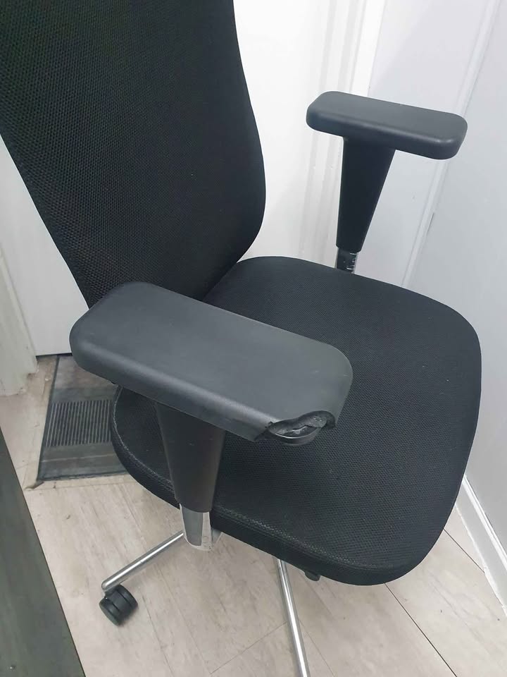 Preowned used  Vitra Headline High Back Executive Office Chair