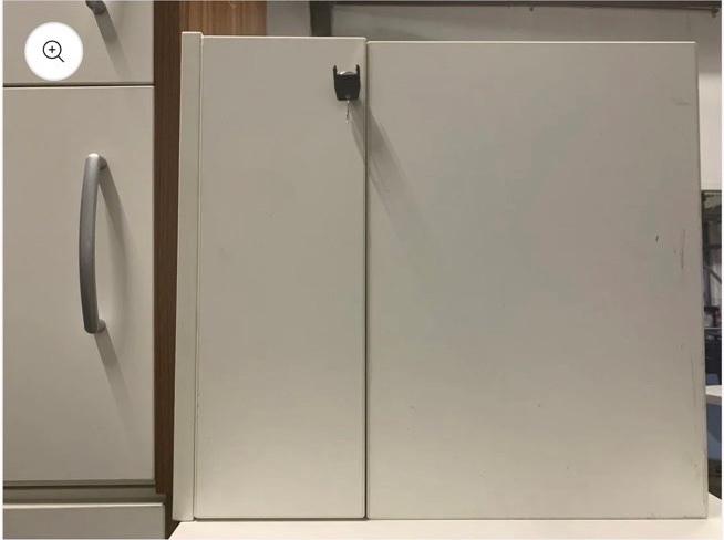 Used White 2 drawer pedestal  H50cm W43cm D59.5cm
