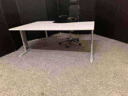 Used L-shape executive desk / large computer desk - Light grey 180cm w x 120cm d x 73cm h