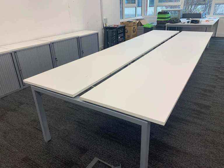 Used White 6 person Pod bank/bench desk with cable port cable management 120cm x 80 per desk