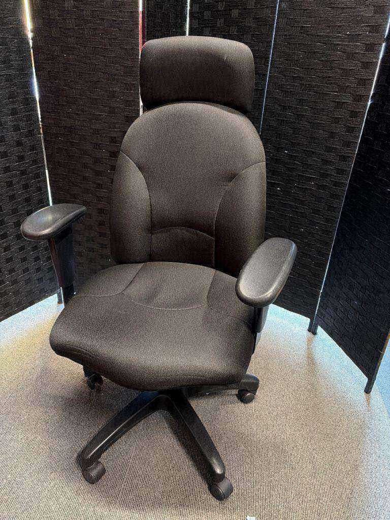Secondhand Executive ergonomic high back office chair Black Adjustable