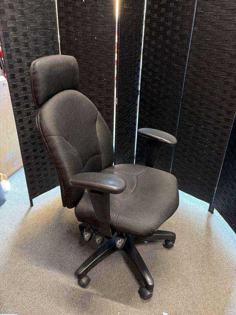 Secondhand Executive ergonomic high back office chair Black Adjustable