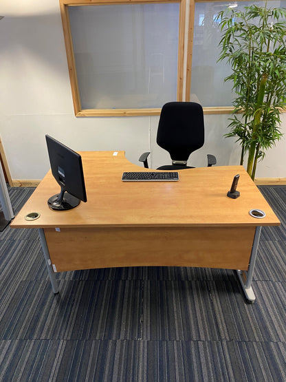 Wood finish L shape Corner Desk 160cm w x 120cm dx 73cm h With Cantilever Metal Legs