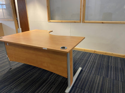 Wood finish L shape Corner Desk 160cm w x 120cm dx 73cm h With Cantilever Metal Legs