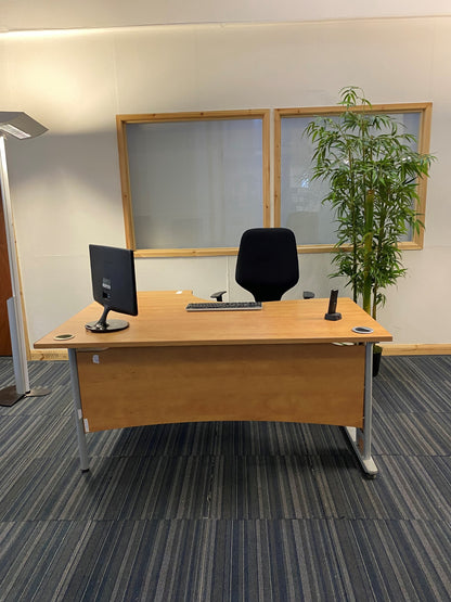 Wood finish L shape Corner Desk 160cm w x 120cm dx 73cm h With Cantilever Metal Legs