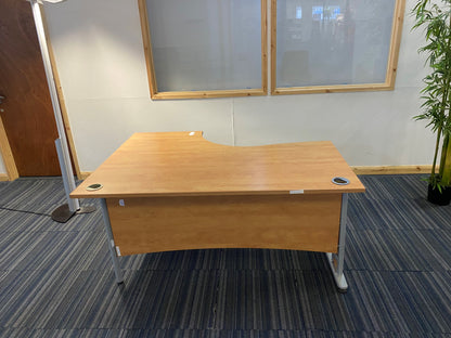 Wood finish L shape Corner Desk 160cm w x 120cm dx 73cm h With Cantilever Metal Legs