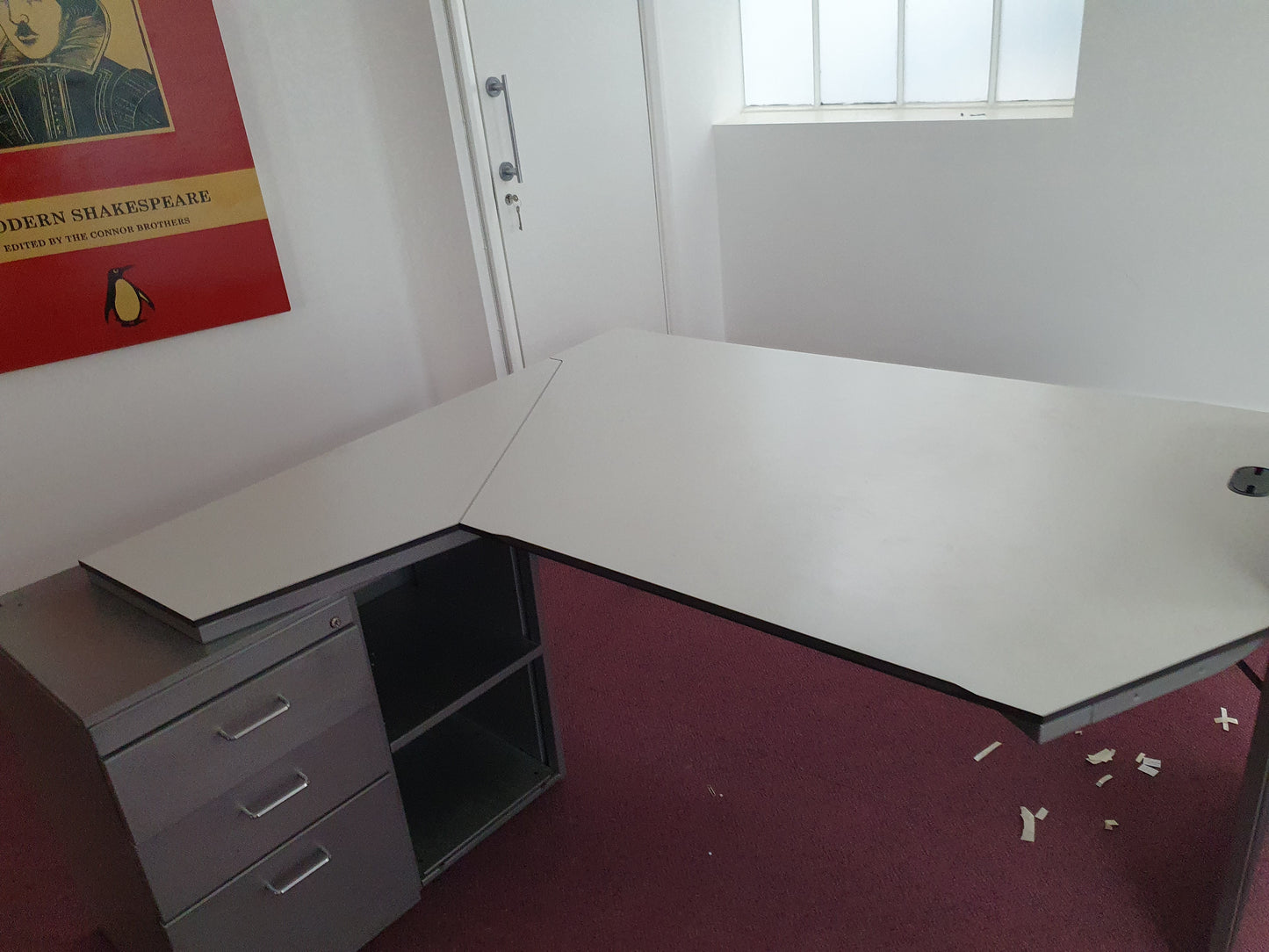 White high quality Techo L-shaped Hexagonal office, home office desks
