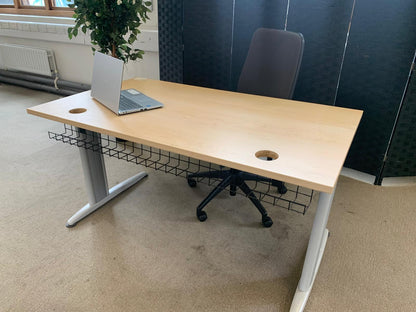 Used Beech Single Desk 140cm x 80cm