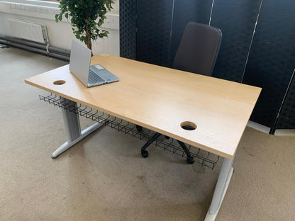 Used Beech Single Desk 140cm x 80cm