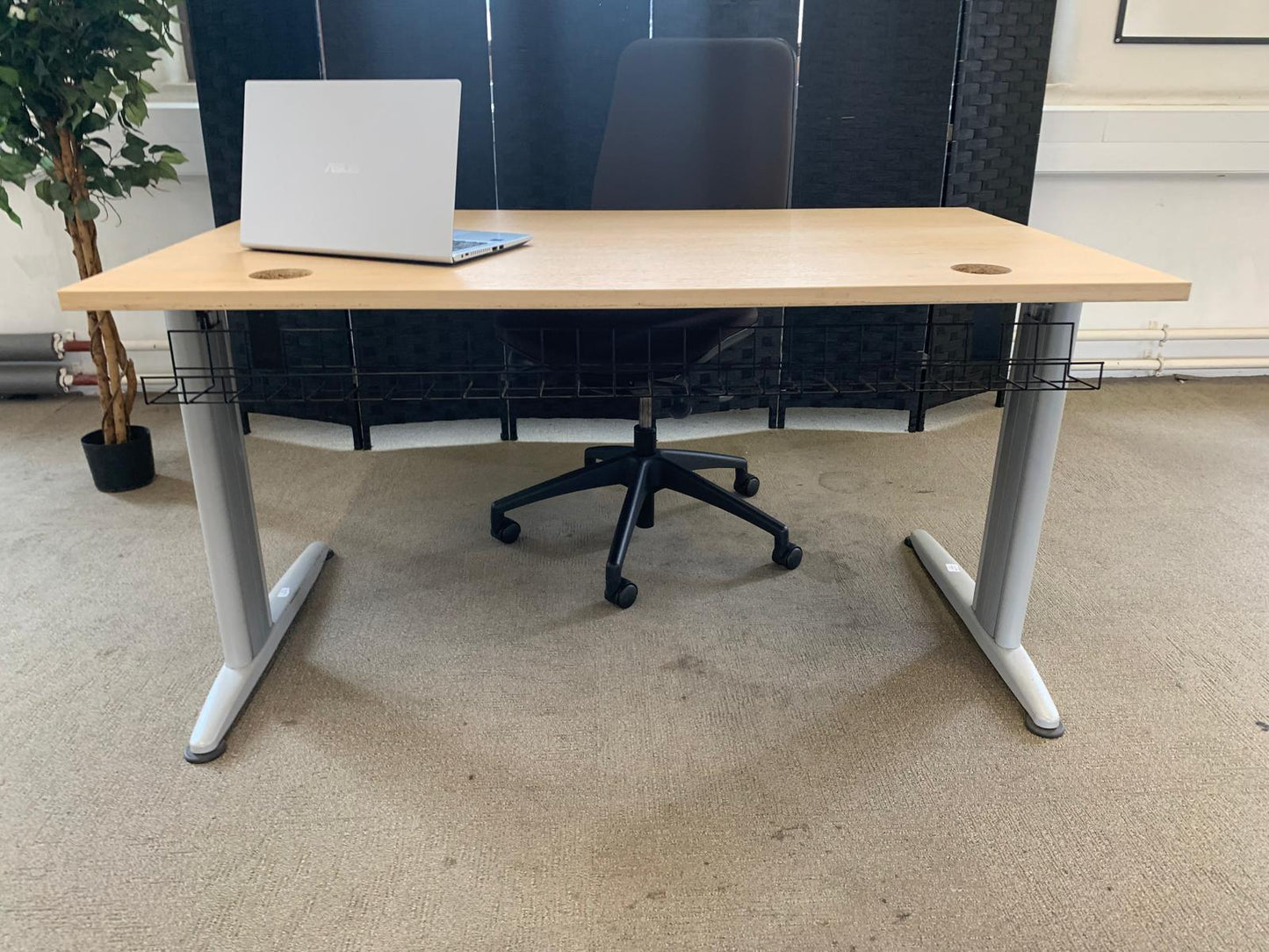 Used Beech Single Desk 140cm x 80cm