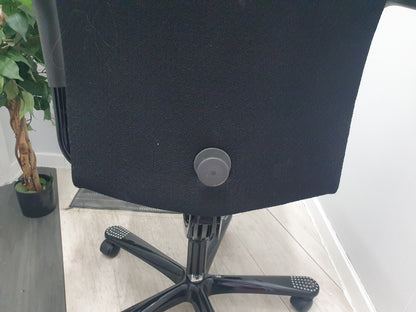 Black Hag H04 Credo Adjustable Ergonomic Office Swivel Chair Swivel Wheeled desk