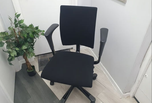 Black Hag H04 Credo Adjustable Ergonomic Office Swivel Chair Swivel Wheeled desk