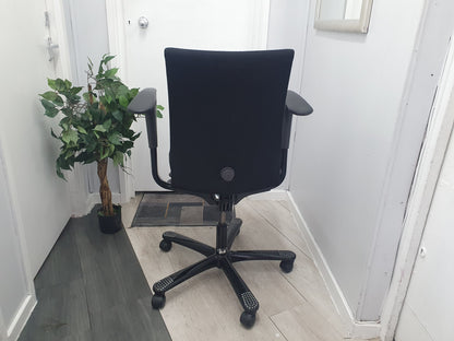 Black Hag H04 Credo Adjustable Ergonomic Office Swivel Chair Swivel Wheeled desk