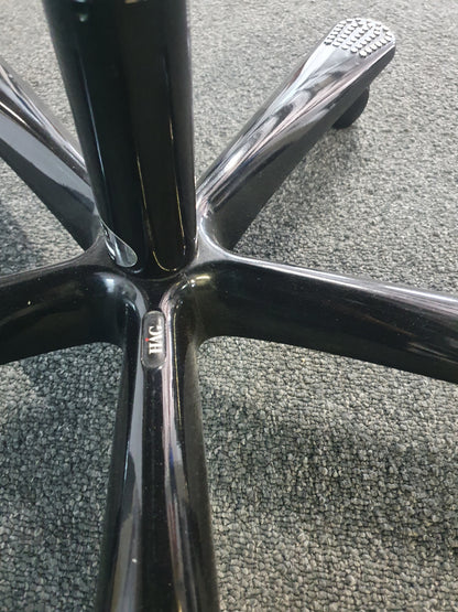 Black Hag H04 Credo Adjustable Ergonomic Office Swivel Chair Swivel Wheeled desk