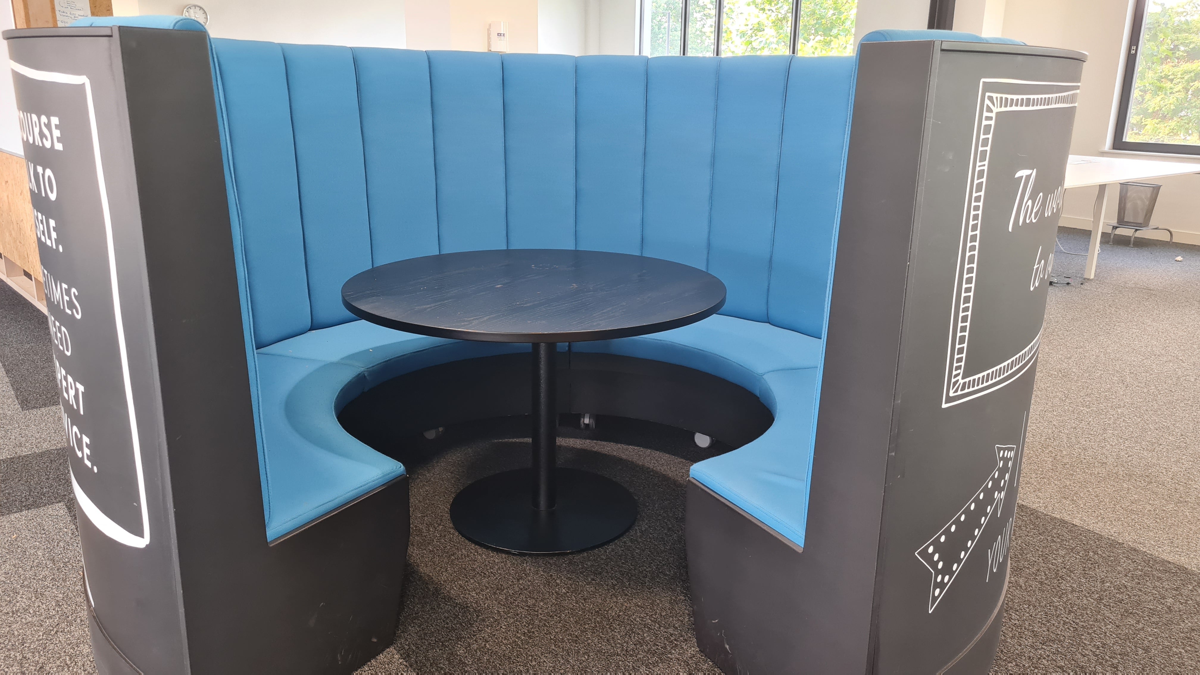 V Back Booth 10 Seater Black Blue High Back Acoustic Meeting Booth on castors (Heig ...
