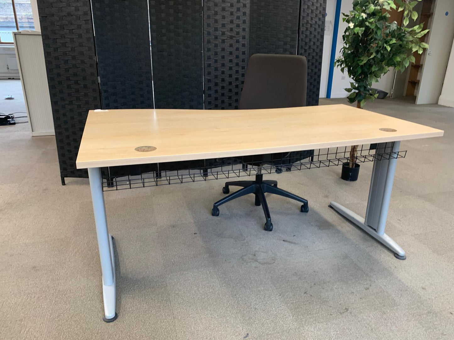 Pre-owned Beech Curved Desks 160cm x 100cm x 80cm (singles or series)