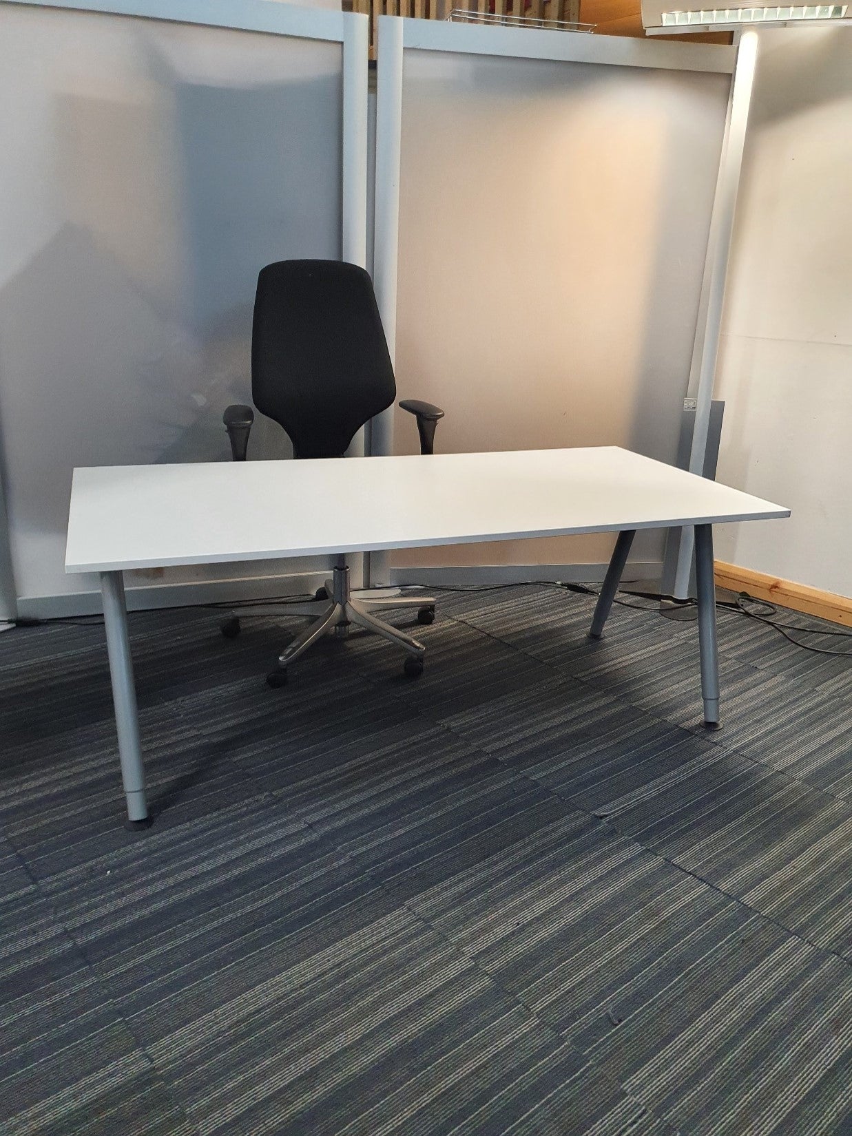 25 x Ikea Galant and thyge study adjustable ergonomic desk white